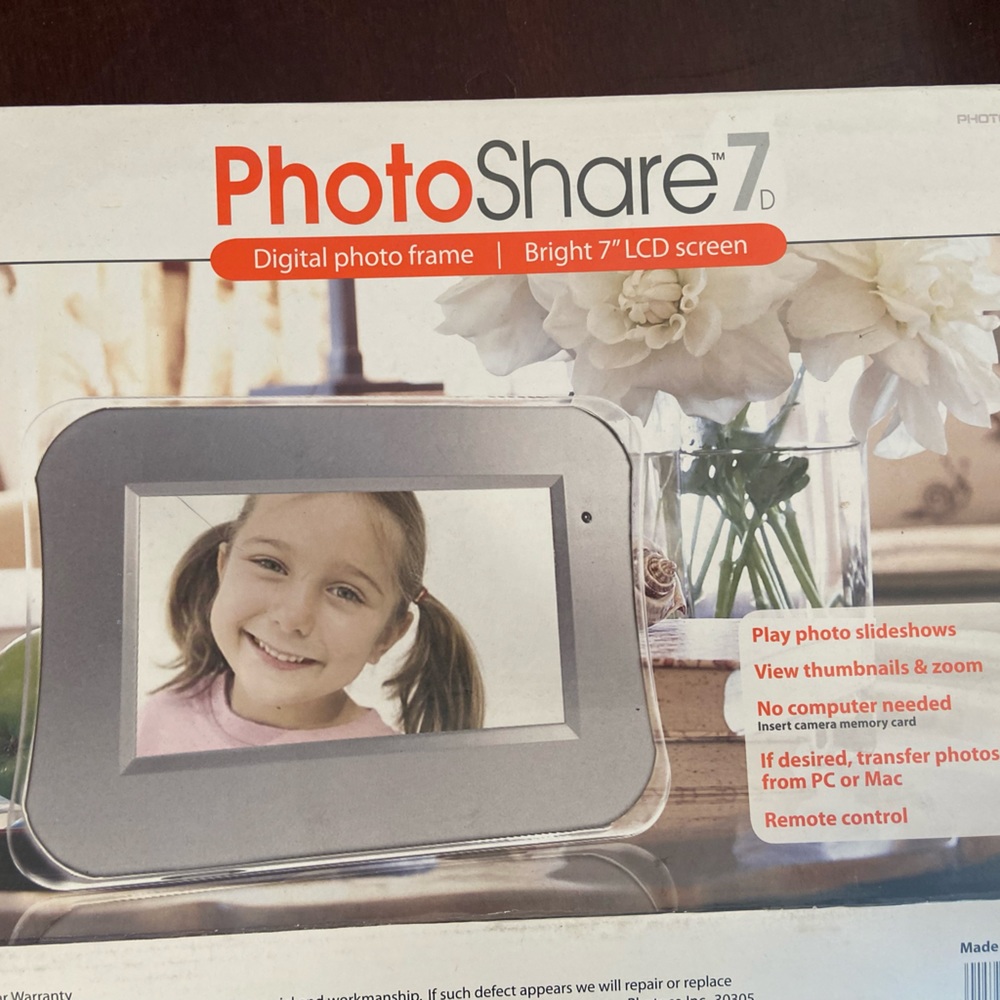 PhotoShare 7 Digital Photo Frame